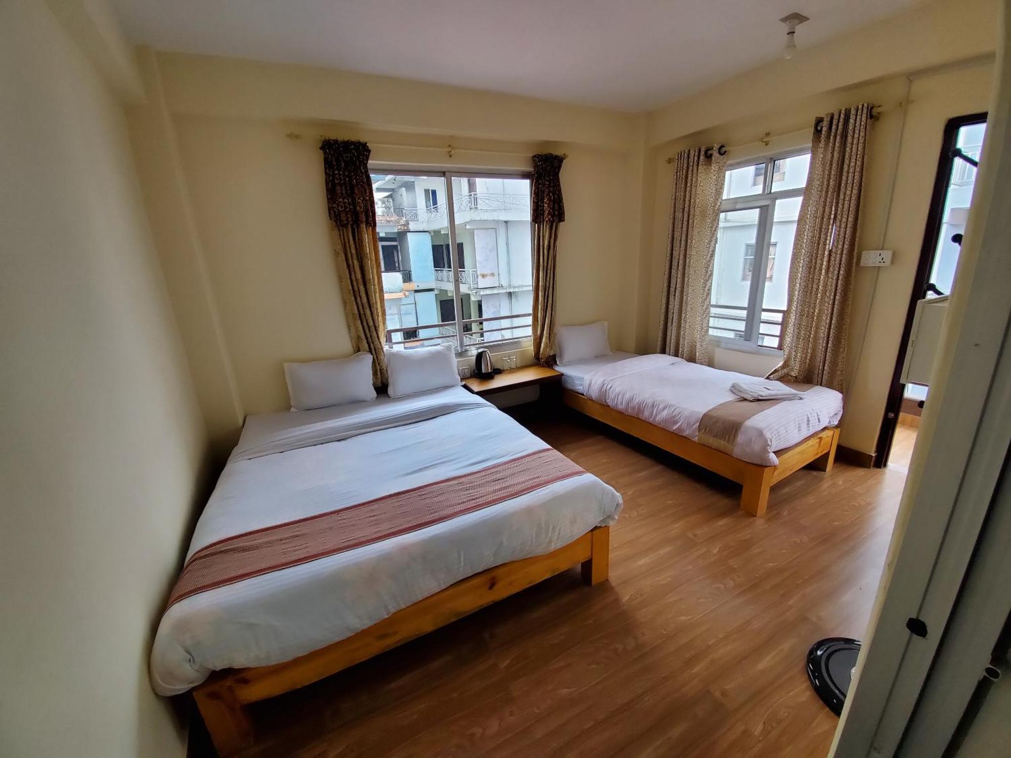 Santoshi Guest House, بوكْرا المظهر الخارجي الصورة